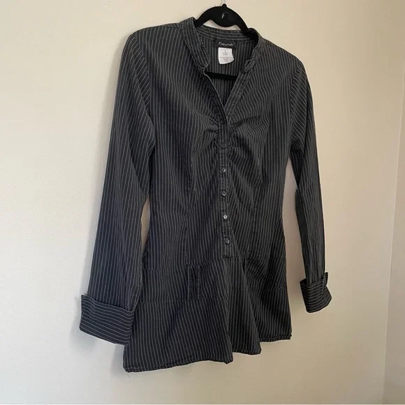 Fleurish | Black and White Pinstripe Button down | Size Small - Picture 2 of 11